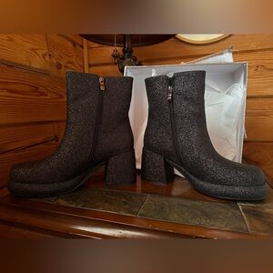 Liwa Liro black glitter chunky heel zip boot size 41 or 10.5 NWT